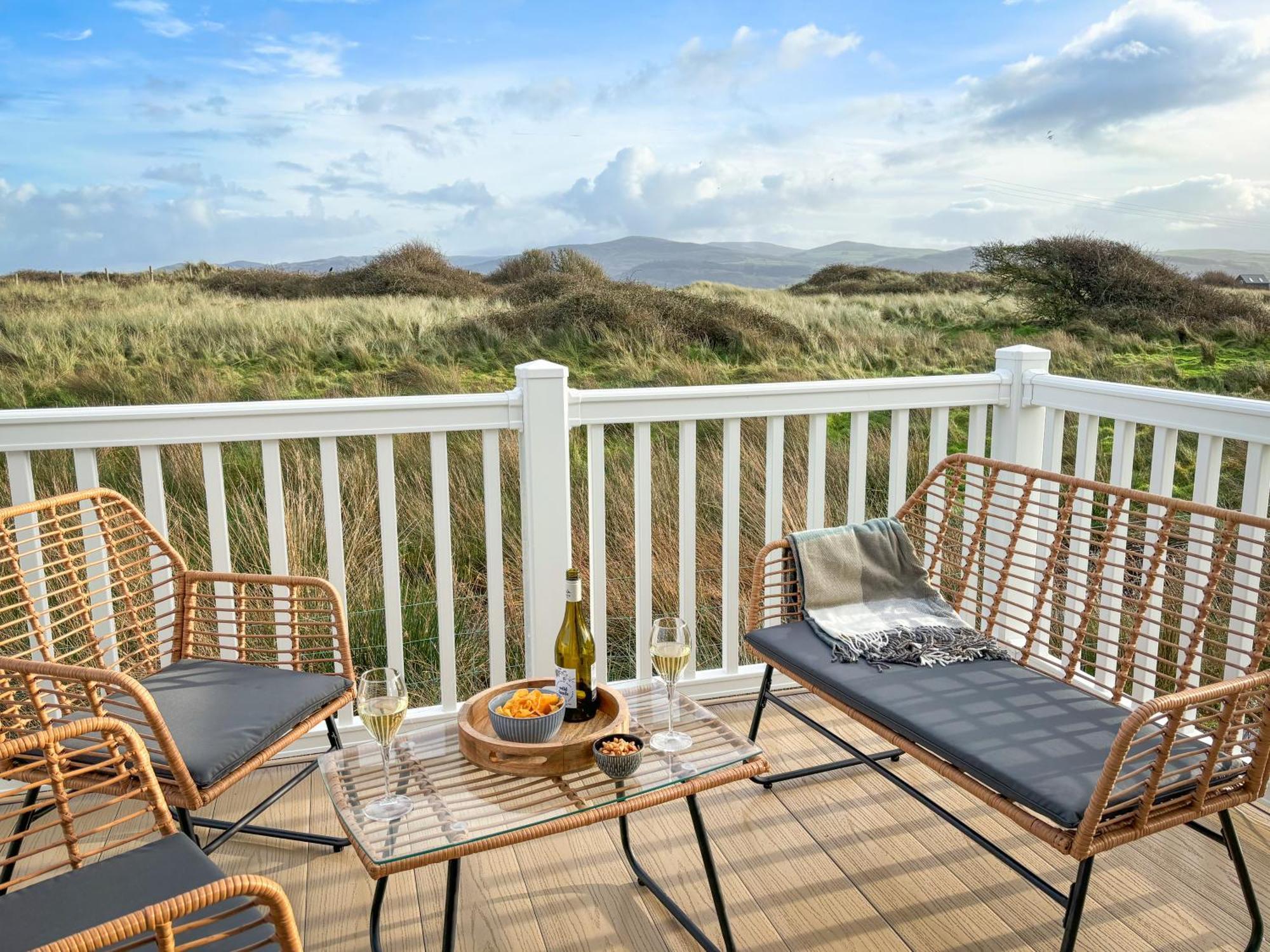 Little Curlew, Ynyslas, Holiday home *